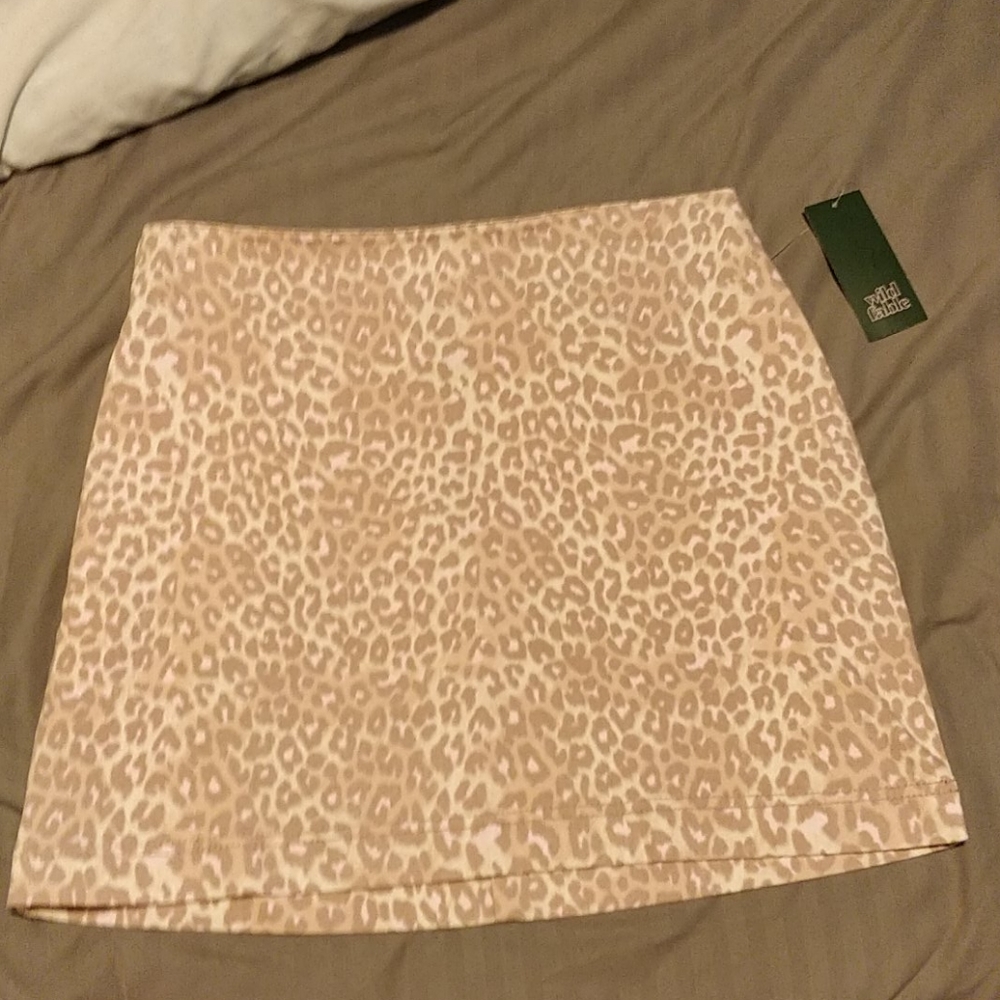 Target wild fable pink cheetah print skirt